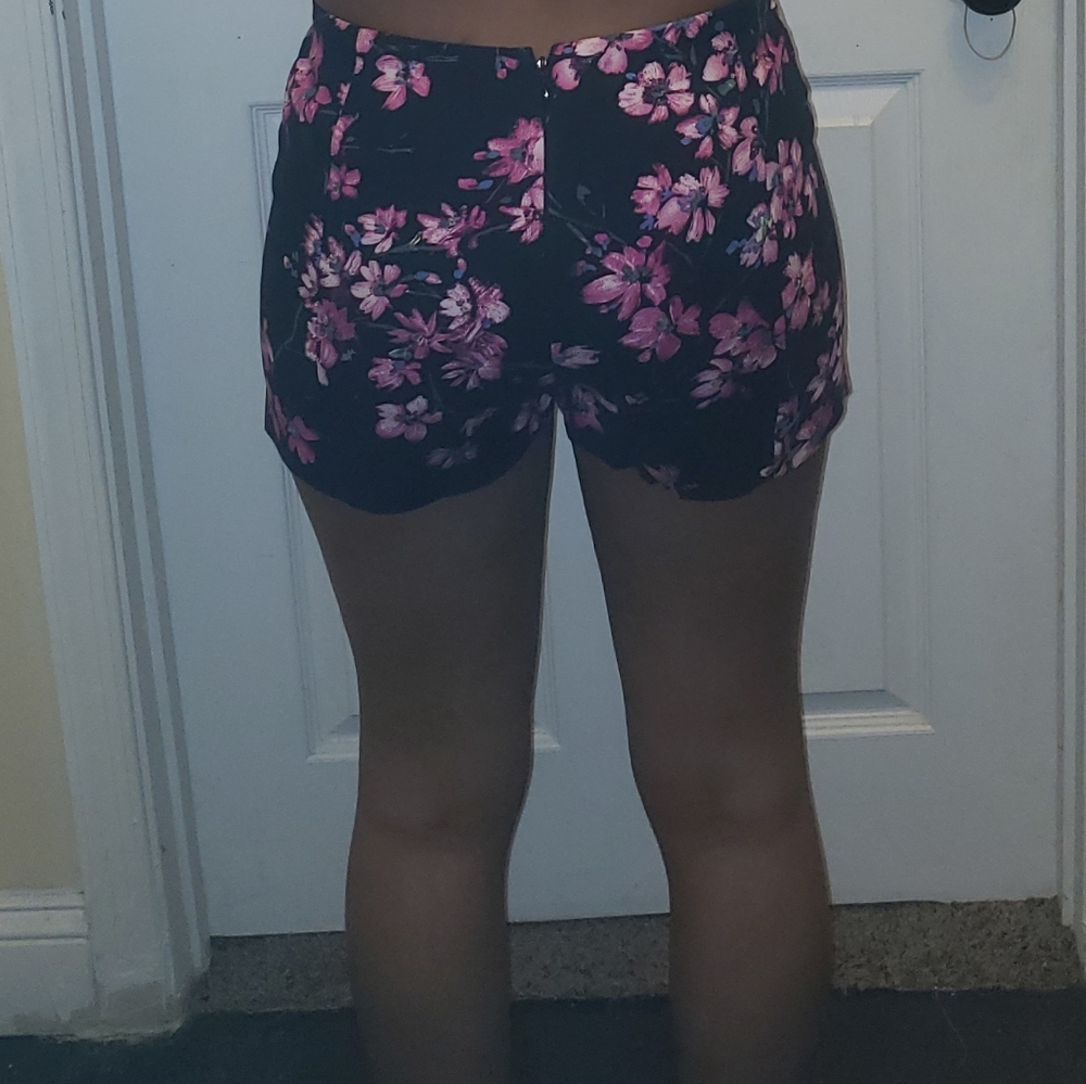 Express Skort - Picture 3 of 4